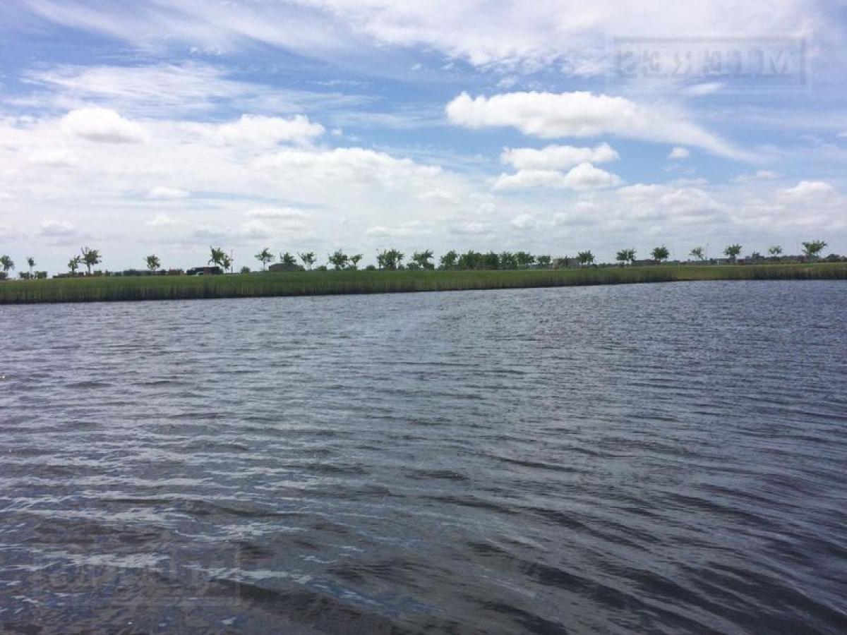  Land in Escobar, Argentina No. 113376