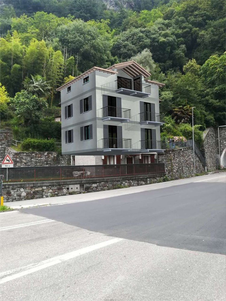 Дом с 6 комнатами в Менаджо, Италия № 141066