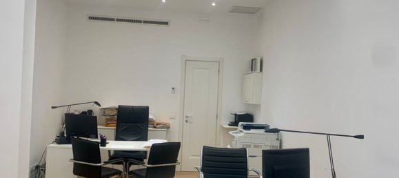 37m² Commercial property in Genoa, Italy No. 35794 7