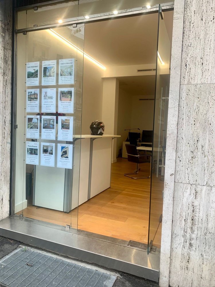 37m² Commercial property in Genoa, Italy No. 35794