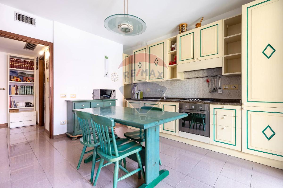 Apartamento de 2 dormitorios en Cagliari, Italy No. 328458
