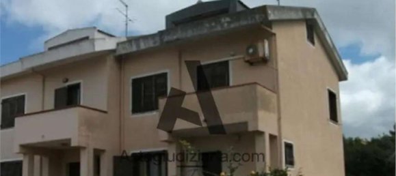 6 rooms Apartment in Sassari, Italy No. 212171 11