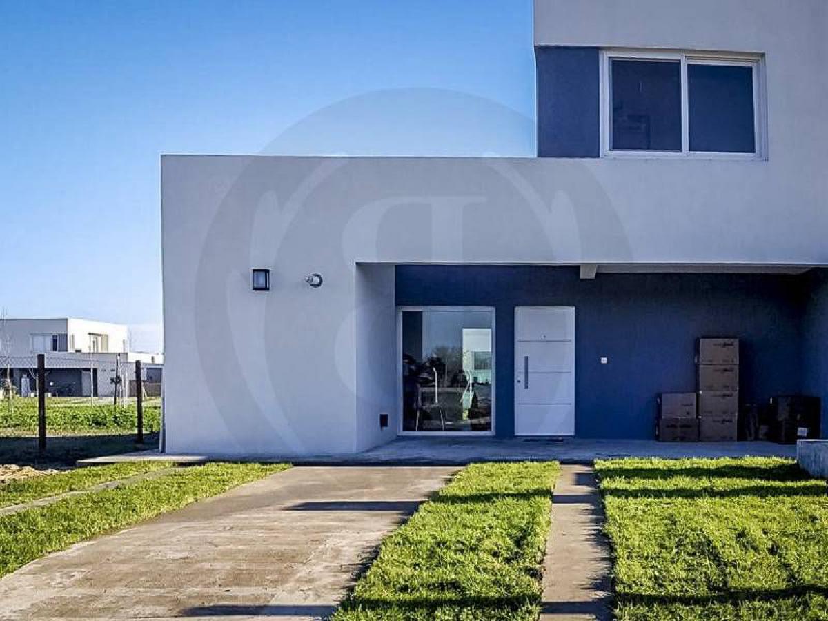 2 bedrooms House in Tigre, Argentina No. 77585