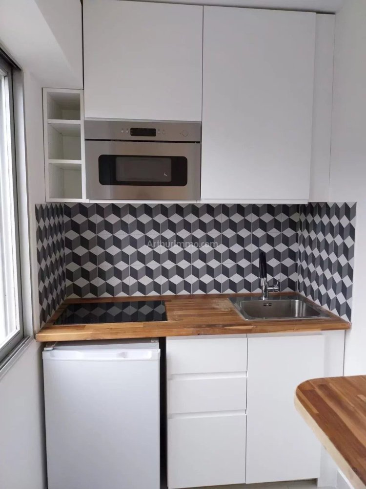 Studio in Nogent-sur-Marne, France No. 184820