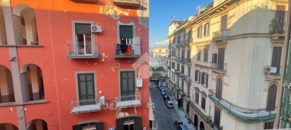 1 Schlafzimmer Wohnung in Naples, Italy, Nr. 318095 2