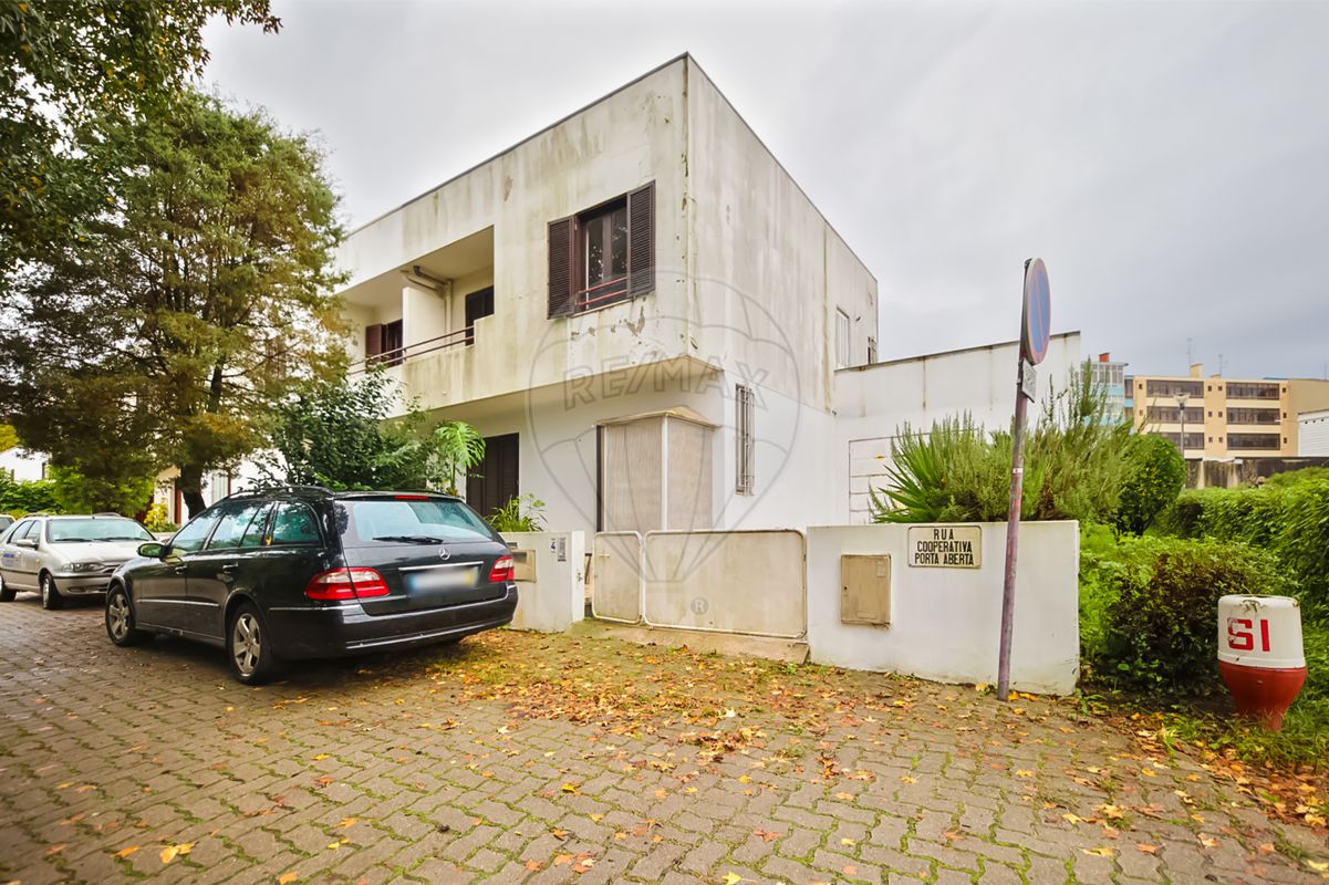 3 bedrooms House in Ermesinde, Portugal No. 16355