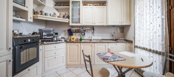 3-salle Appartement à Savignano sul Panaro, Italy No. 301964 6