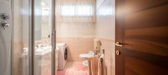 3-salle Appartement à Savignano sul Panaro, Italy No. 301964 18