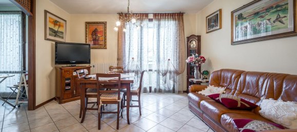 3-salle Appartement à Savignano sul Panaro, Italy No. 301964 3