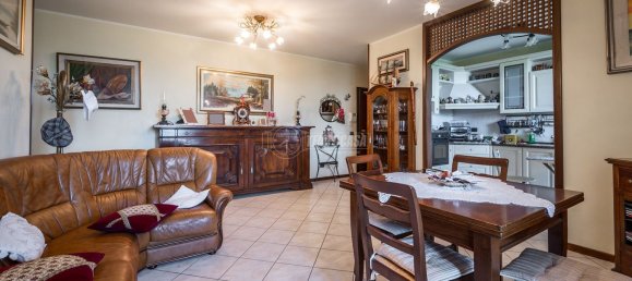 3-salle Appartement à Savignano sul Panaro, Italy No. 301964 4