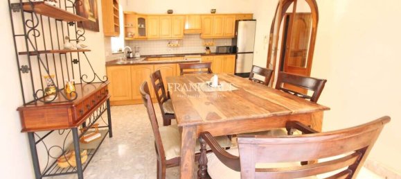 4 bedrooms Villa in Msida, Malta No. 4390 11