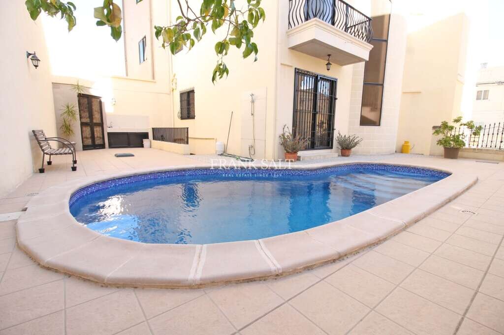 4 bedrooms Villa in Msida, Malta No. 4390