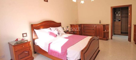 4 bedrooms Villa in Msida, Malta No. 4390 40