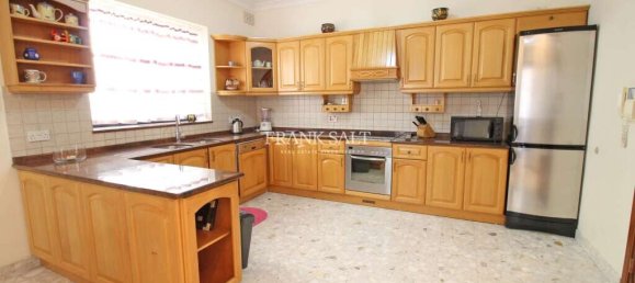 4 bedrooms Villa in Msida, Malta No. 4390 17