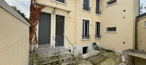 4 bedrooms Building in Bezons, France No. 170173 2