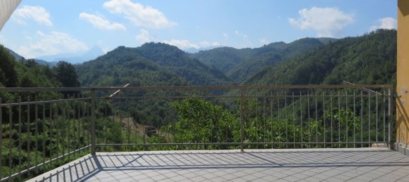 Дом с 8 комнатами в Фивиццано, Италия № 148472 2