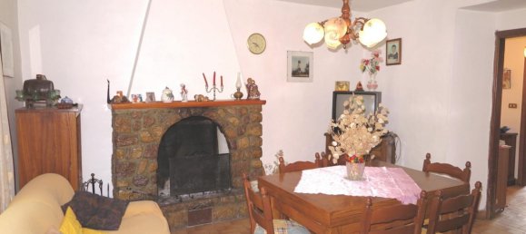 Дом с 8 комнатами в Фивиццано, Италия № 148472 4