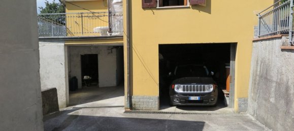 Дом с 8 комнатами в Фивиццано, Италия № 148472 21