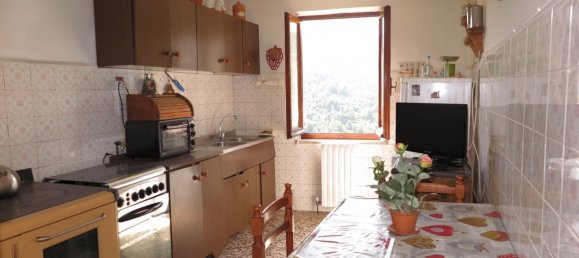 Дом с 8 комнатами в Фивиццано, Италия № 148472 5