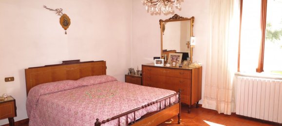 Дом с 8 комнатами в Фивиццано, Италия № 148472 8