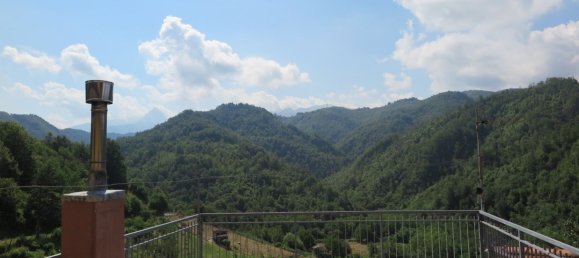 Дом с 8 комнатами в Фивиццано, Италия № 148472 17