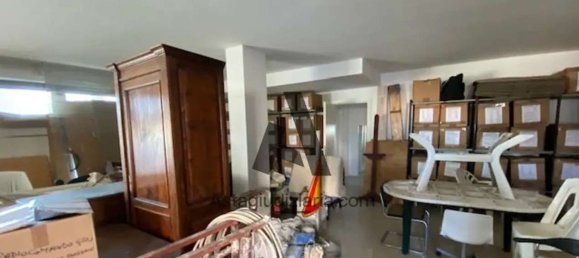 Propriété commerciale à Viareggio, Italy 82m² No. 194257 19