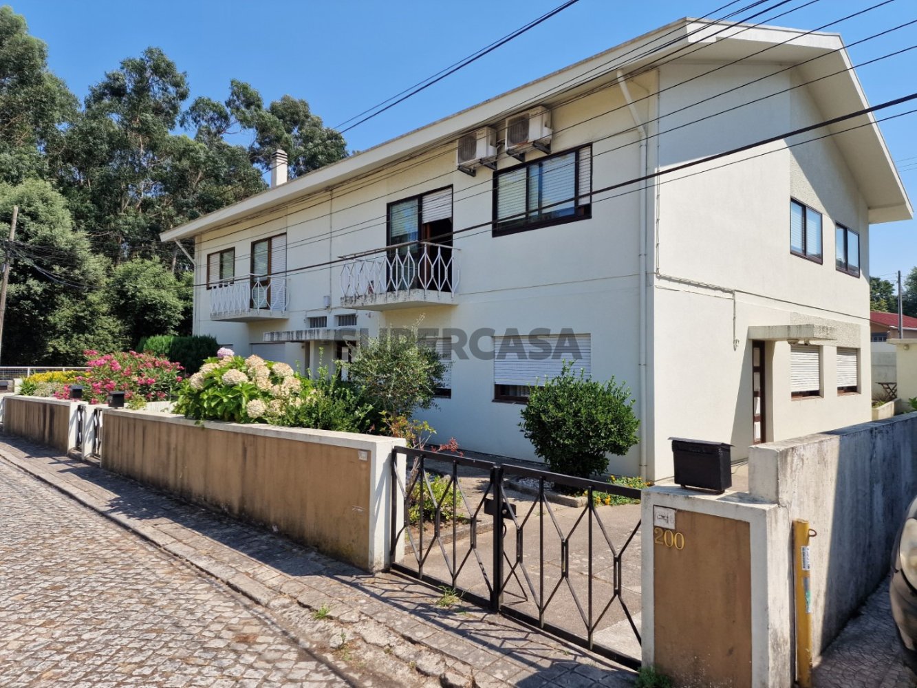 Bâtiment à Castelo da Maia, Portugal 352m² No. 217705