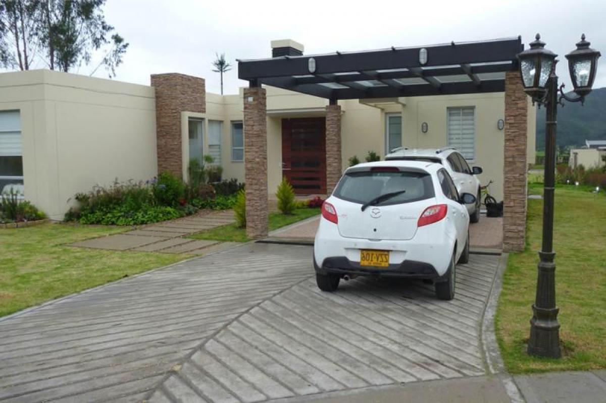 5 bedrooms House in Cundinamarca, Colombia No. 8127