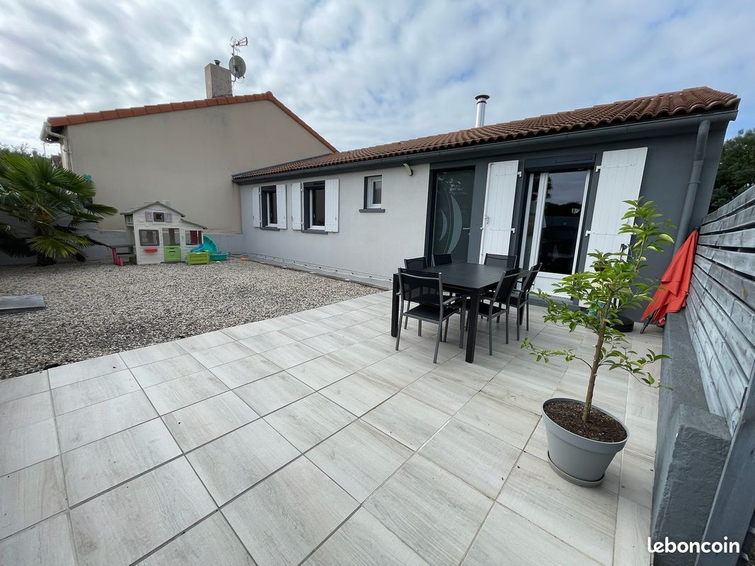 6 bedrooms House in Cholet, France No. 286794