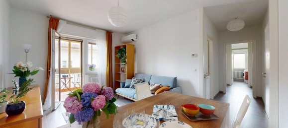 3 bedrooms Apartment in Udine, Italy No. 380253 3