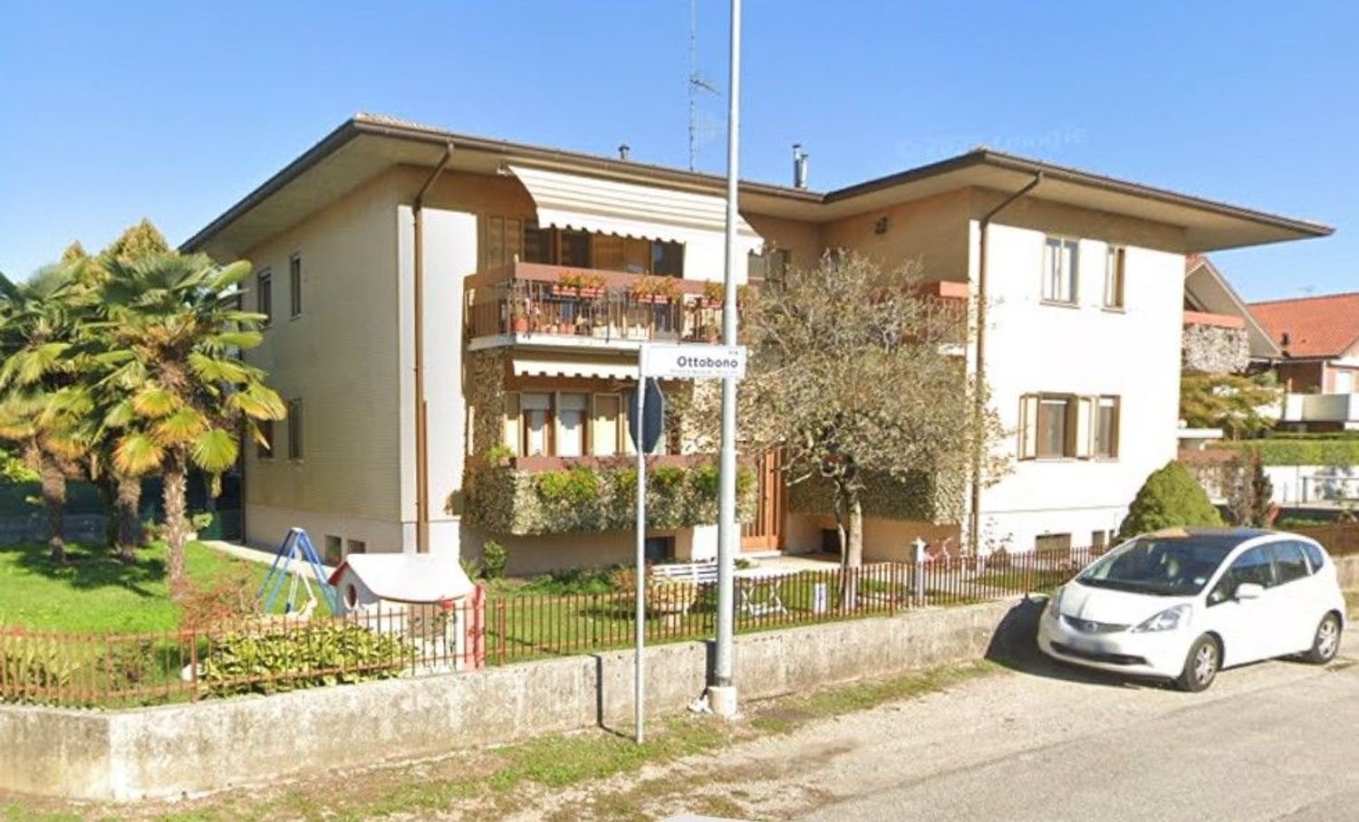 3 bedrooms Apartment in Udine, Italy No. 380253