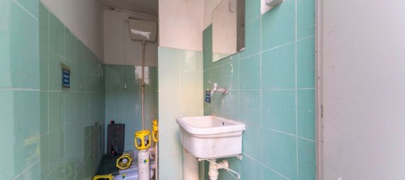 220m² Commercial property in Turin, Italy No. 377906 28