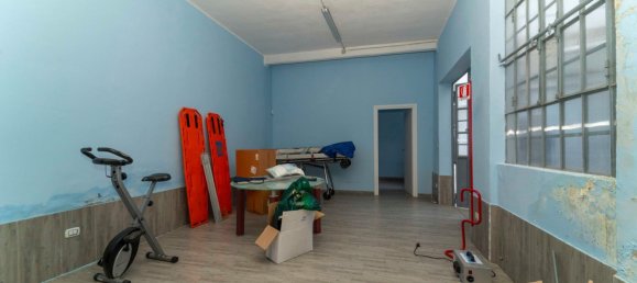220m² Commercial property in Turin, Italy No. 377906 31