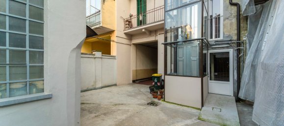 220m² Commercial property in Turin, Italy No. 377906 8