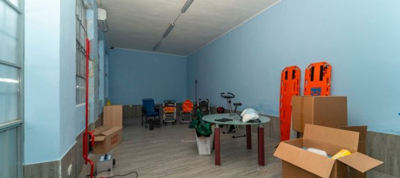 220m² Commercial property in Turin, Italy No. 377906 16