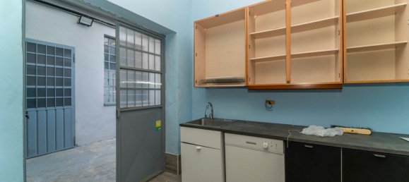 220m² Commercial property in Turin, Italy No. 377906 24