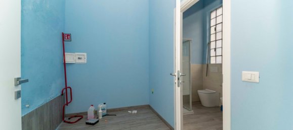 220m² Commercial property in Turin, Italy No. 377906 12