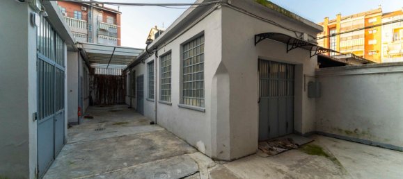 220m² Commercial property in Turin, Italy No. 377906 5