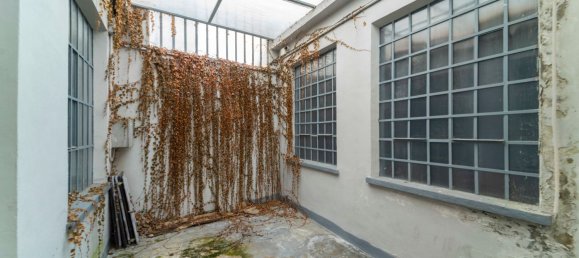 220m² Commercial property in Turin, Italy No. 377906 7