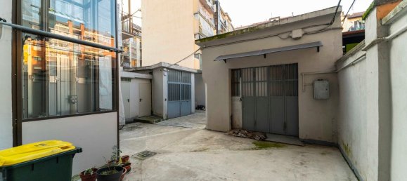 220m² Commercial property in Turin, Italy No. 377906 3