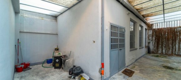 220m² Commercial property in Turin, Italy No. 377906 30