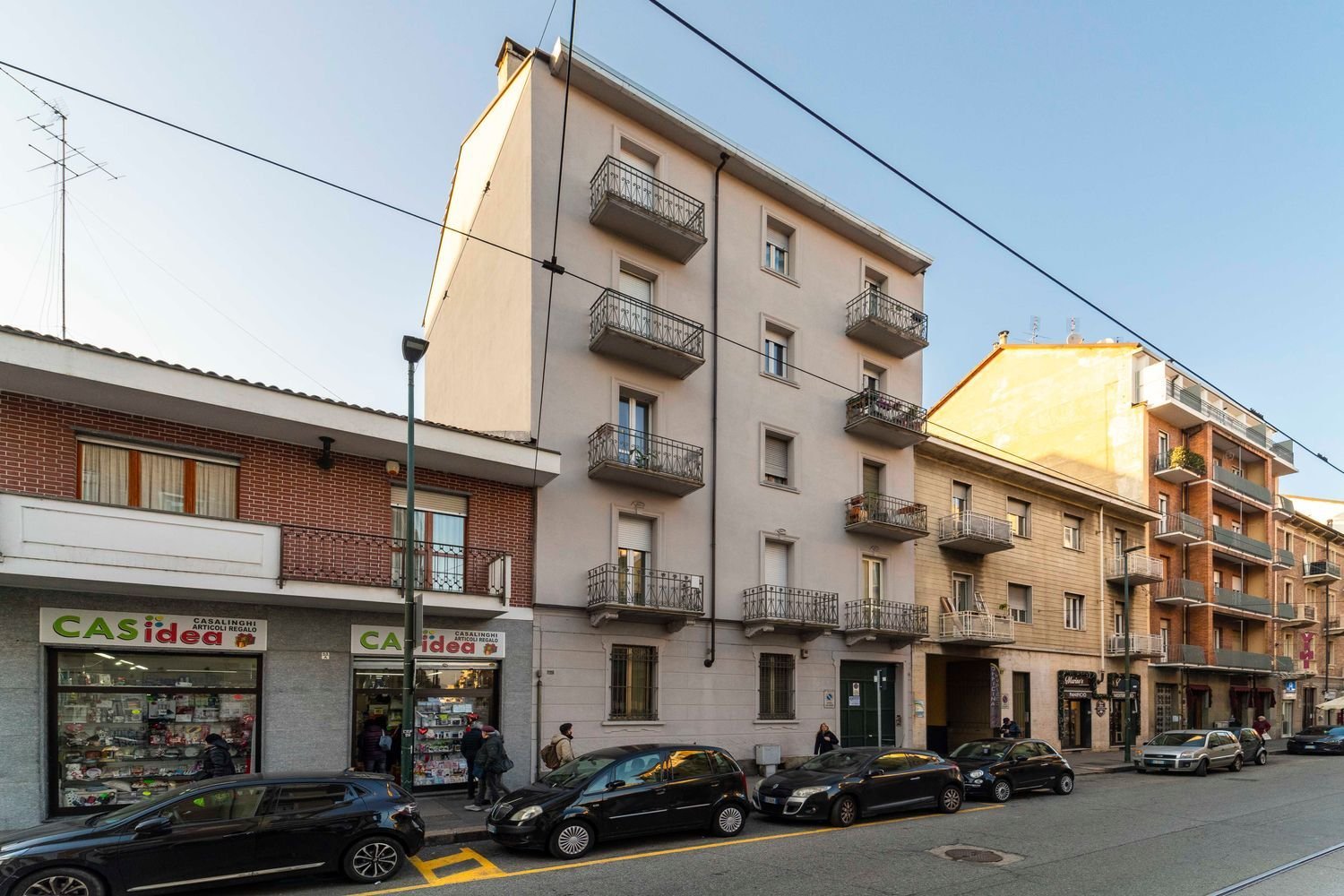 220m² Commercial property in Turin, Italy No. 377906