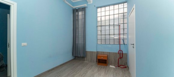 220m² Commercial property in Turin, Italy No. 377906 14