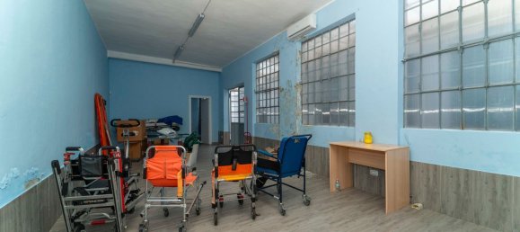 220m² Commercial property in Turin, Italy No. 377906 18