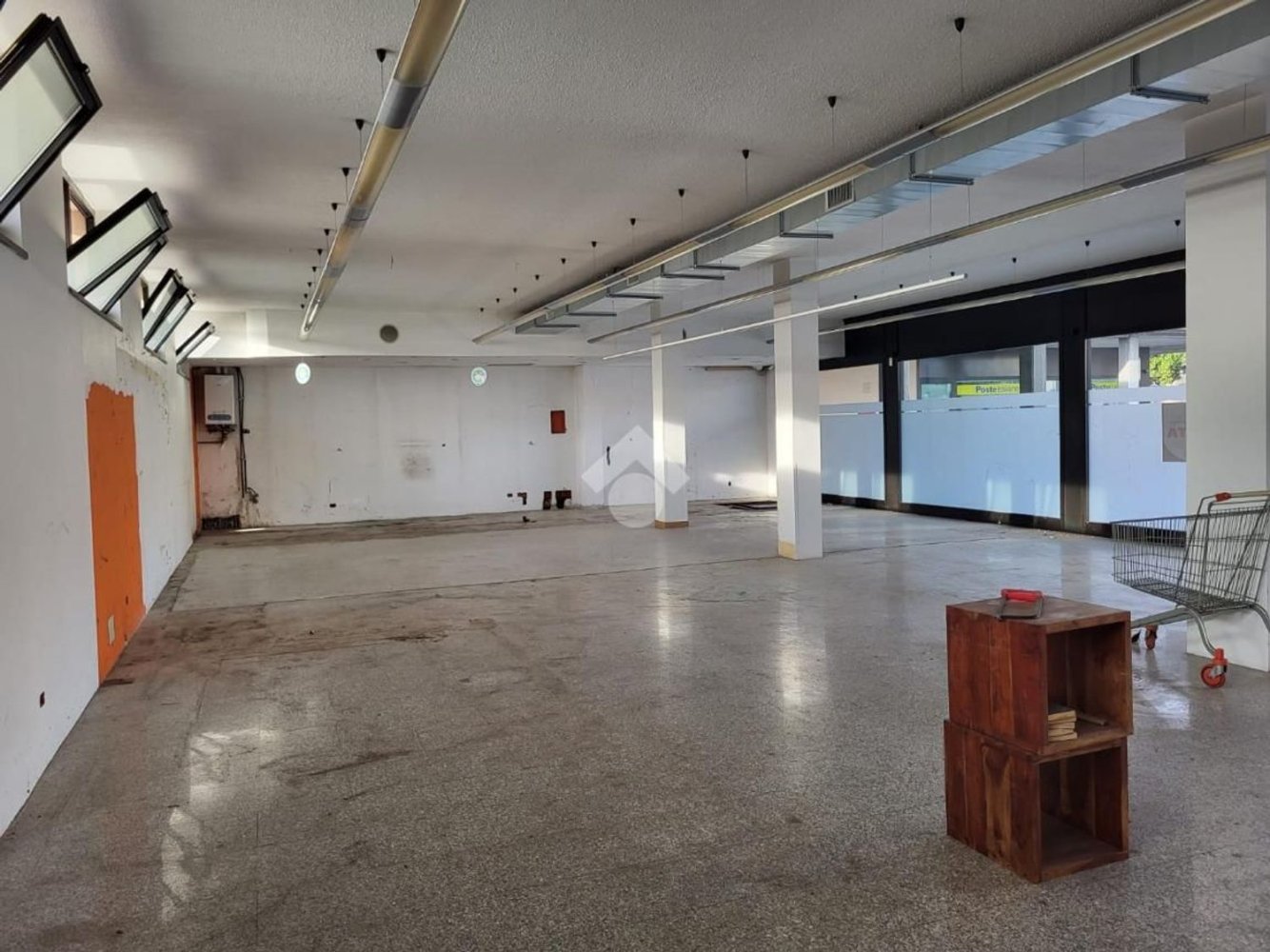  عقار تجاري في Credaro, Italy 268متر مربع رقم 141667