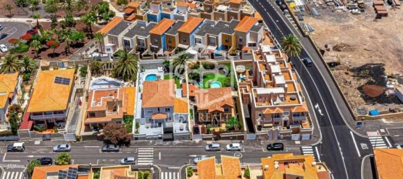 3 bedrooms Villa in Adeje, Spain No. 12235 6