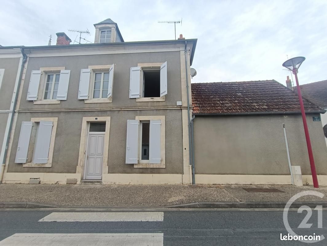 Таунхаус с 2 спальнями в Теве-Сен-Жульен, Франция № 248569