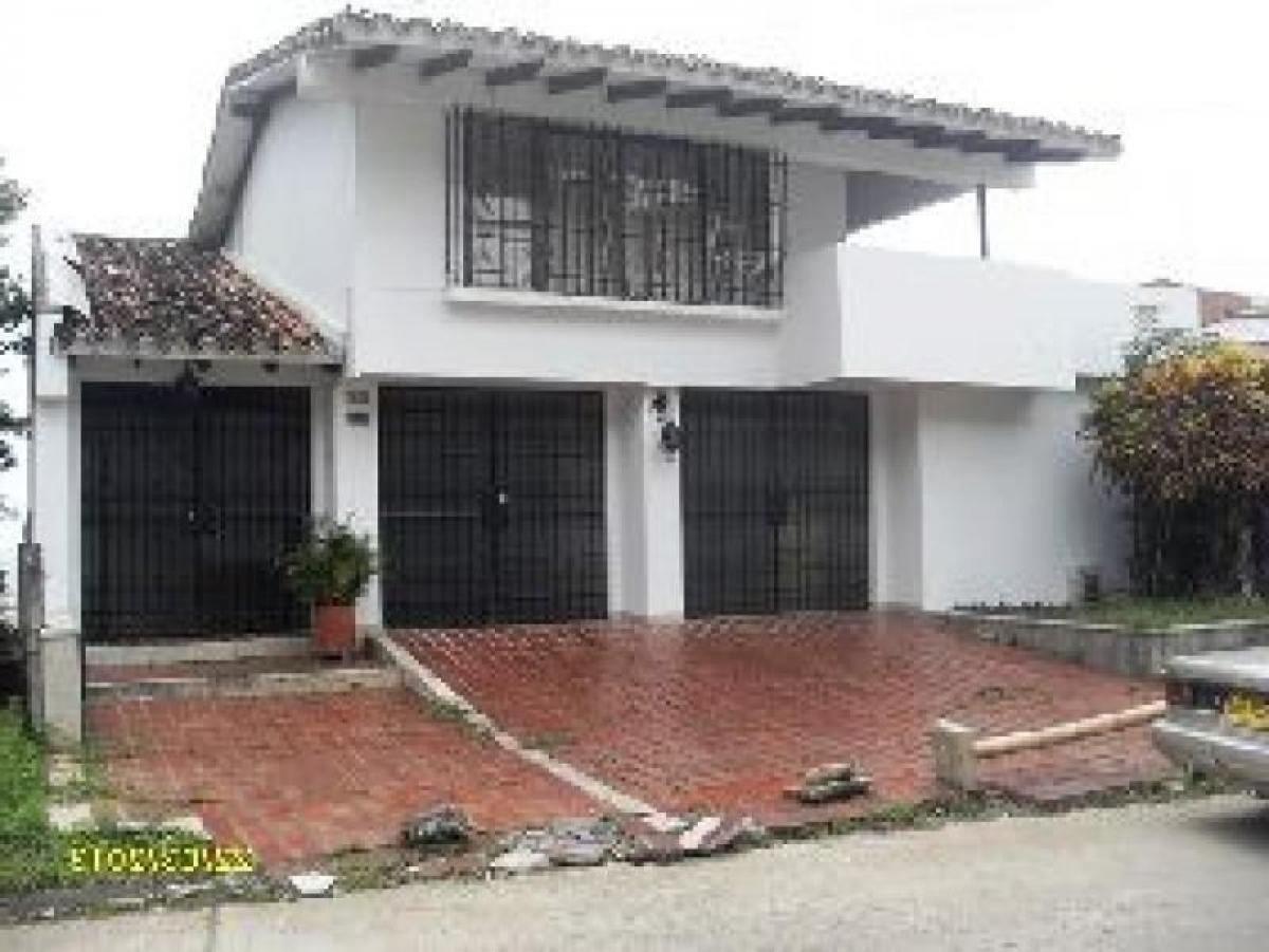 5 bedrooms House in Valle del Cauca, Colombia No. 1791
