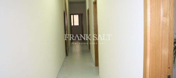 Bureau à Ta' Xbiex, Malta 270m² No. 11875 8