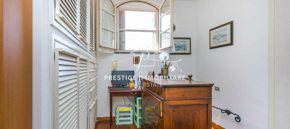 Casa de 4 divisões em Livorno, Italy N.º 222938 31